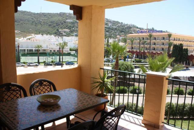 Apartamento Zahara De Los Atunes Luaran gambar